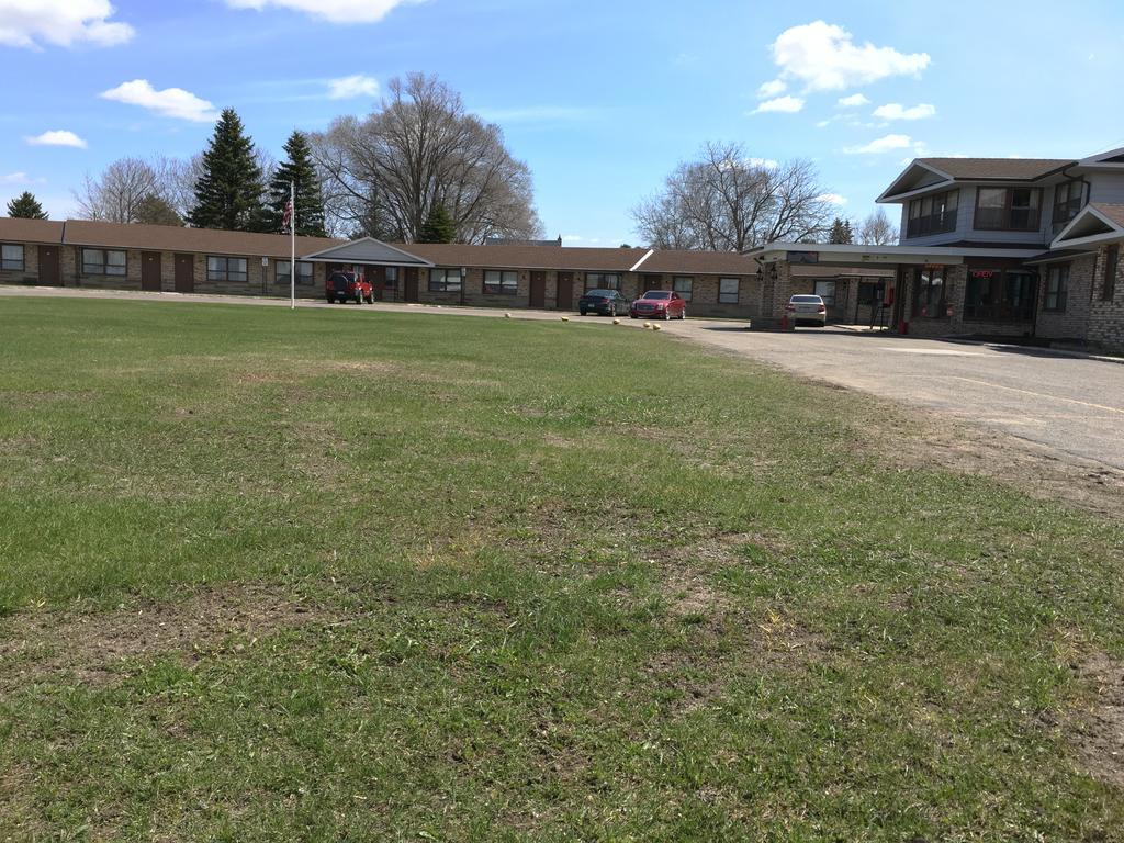 Timberly Motel Gaylord Exterior foto